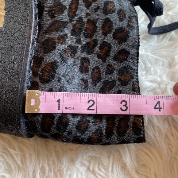 Clarks Originals leather gray leopard Arisa Desert boots. 7.5 - Picture 10 of 12